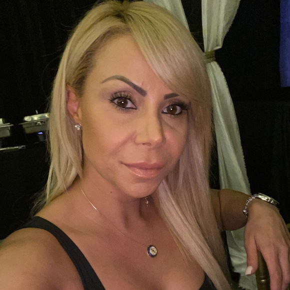 Love fashion and designer stuff!! Especially shoes - Picture 1 of 1